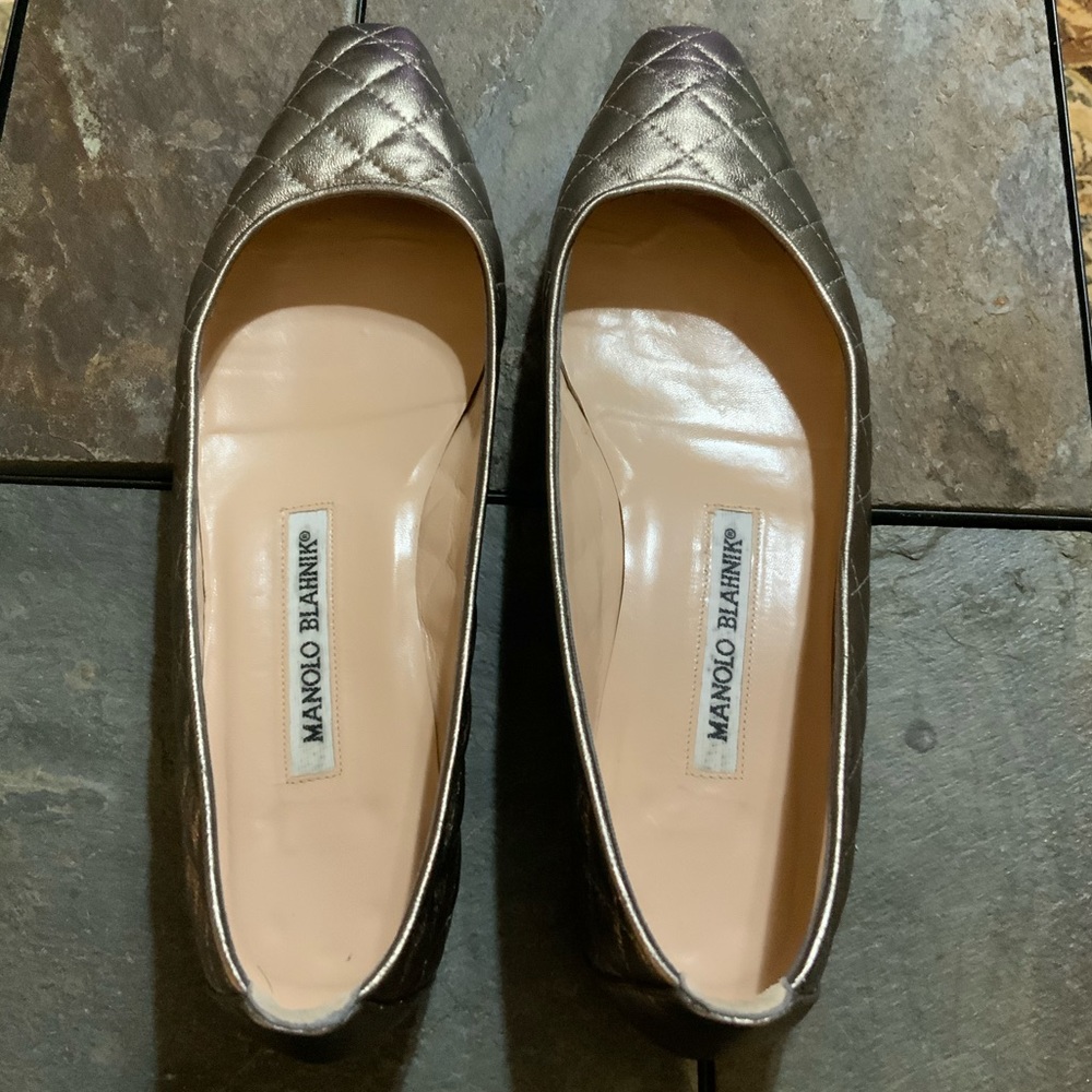 EUC MANOLO BLAHNIK PEWTER QUILTED LEATHER BALLET FLATS SIZE 37 1/2
